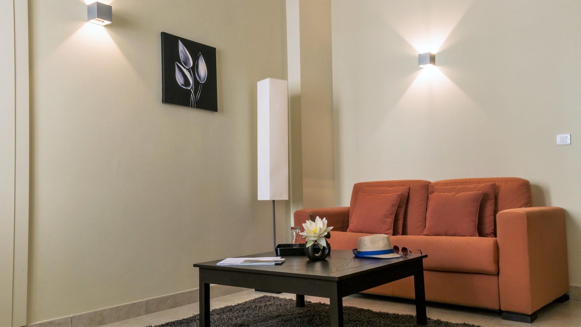 Perla Rossa Hotel LʼÎle-Rousse Екстериор снимка