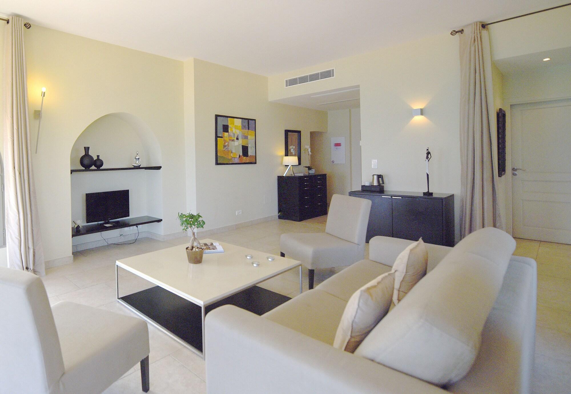 Perla Rossa Hotel LʼÎle-Rousse Екстериор снимка