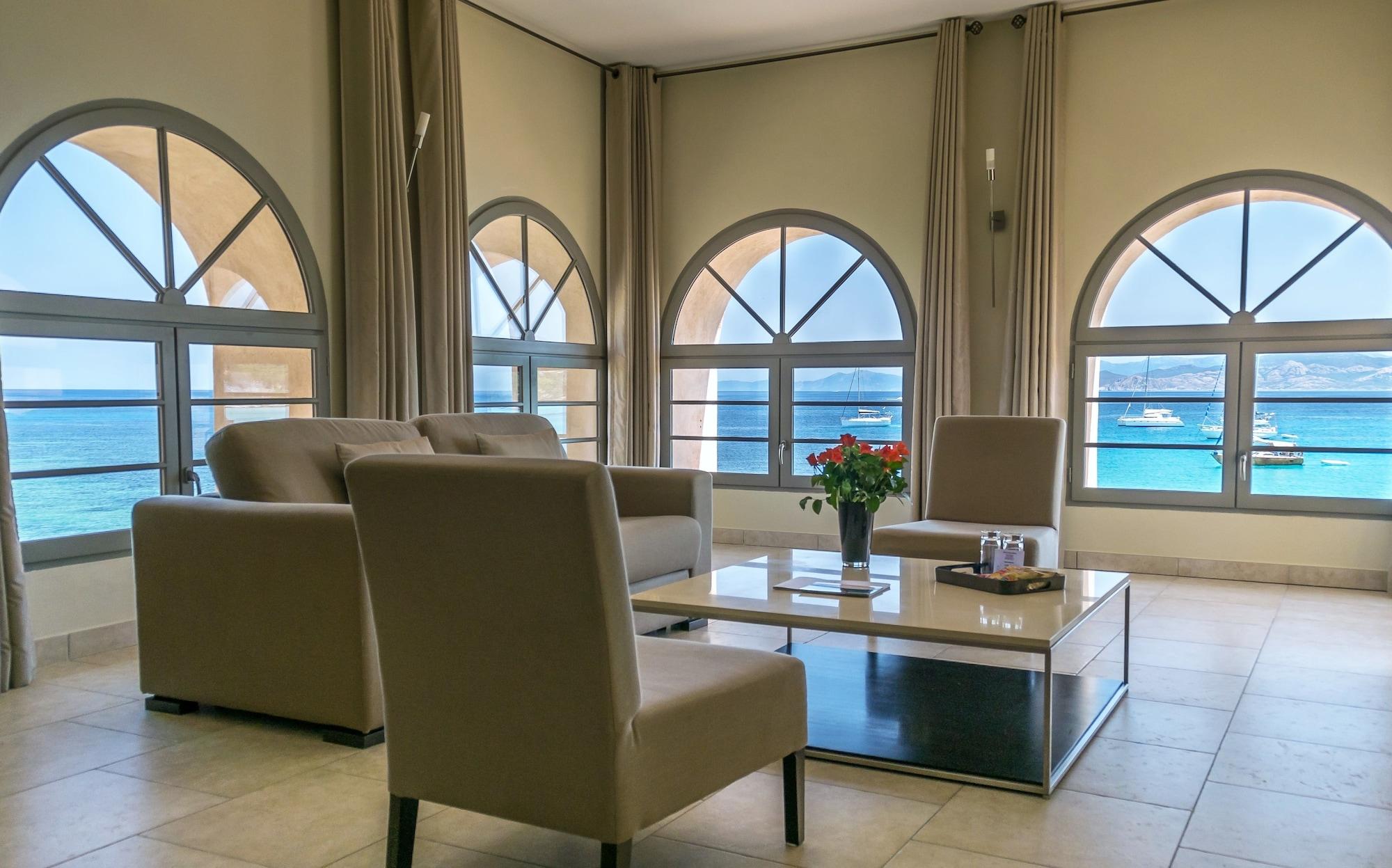Perla Rossa Hotel LʼÎle-Rousse Екстериор снимка