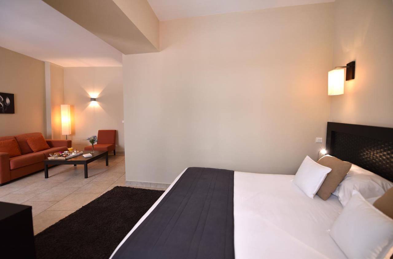Perla Rossa Hotel LʼÎle-Rousse Екстериор снимка