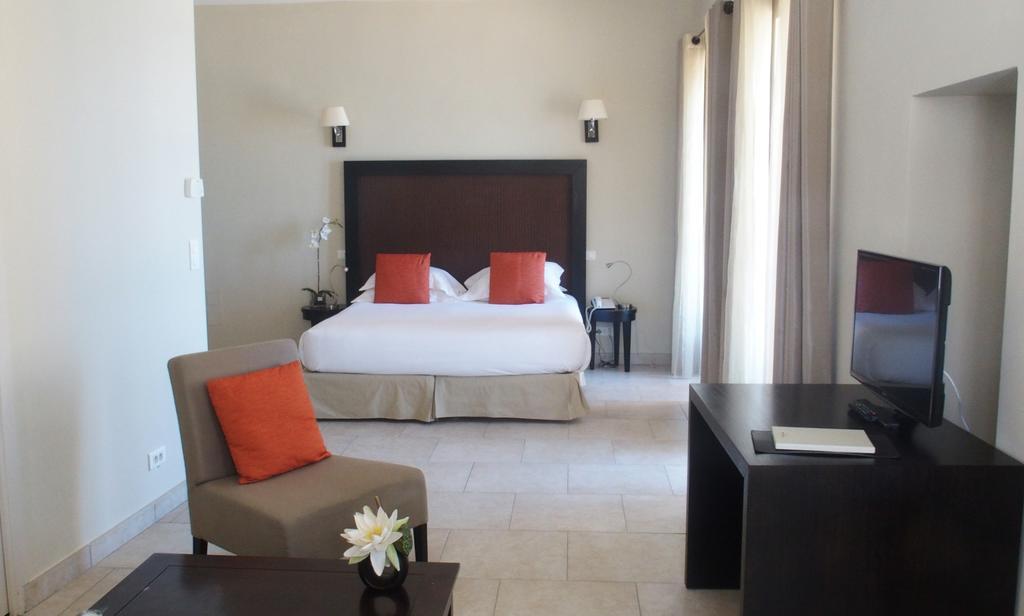 Perla Rossa Hotel LʼÎle-Rousse Екстериор снимка