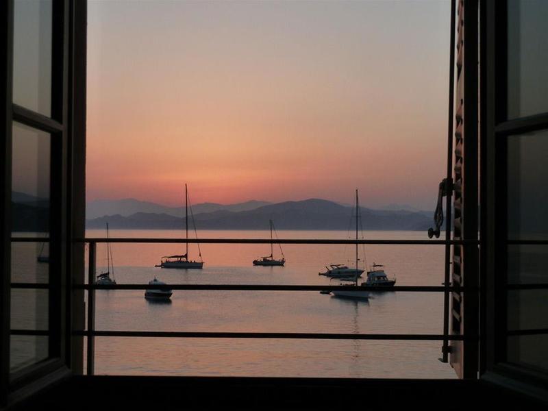 Perla Rossa Hotel LʼÎle-Rousse Екстериор снимка
