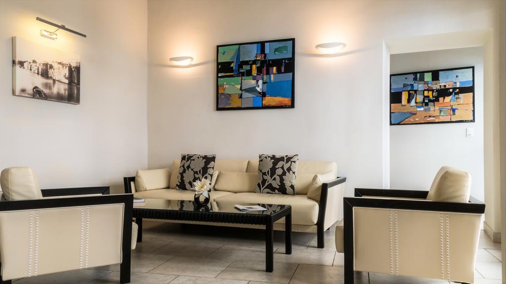 Perla Rossa Hotel LʼÎle-Rousse Екстериор снимка