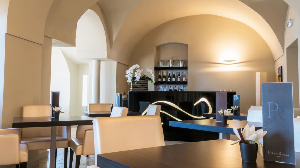 Perla Rossa Hotel LʼÎle-Rousse Екстериор снимка