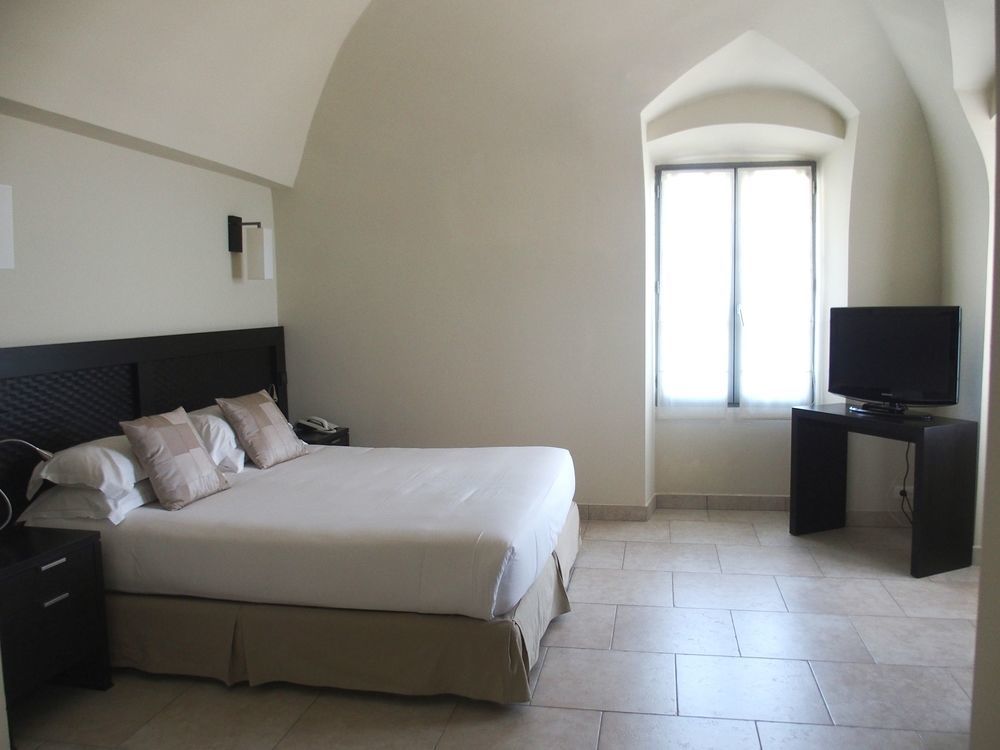 Perla Rossa Hotel LʼÎle-Rousse Екстериор снимка