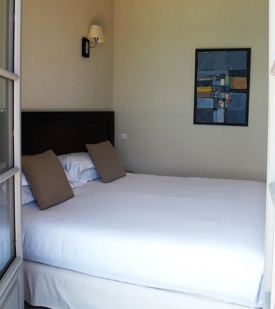 Perla Rossa Hotel LʼÎle-Rousse Екстериор снимка